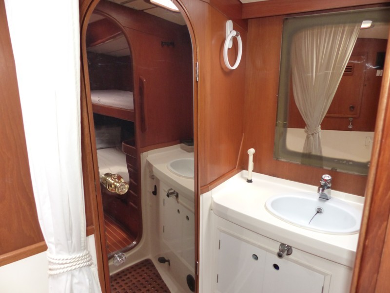 Swan 53 intérieur -38.JPG